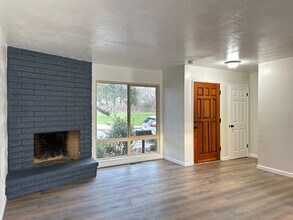 7426 Alma Vista Wy in Sacramento, CA - Building Photo - Building Photo