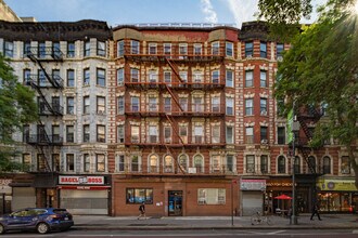 234 E 14th St in New York, NY - Foto de edificio - Building Photo