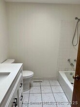24 Candlewood Ln in Southington, CT - Building Photo - Building Photo