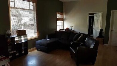 915 E Brady St, Unit Brady st in Milwaukee, WI - Foto de edificio - Building Photo