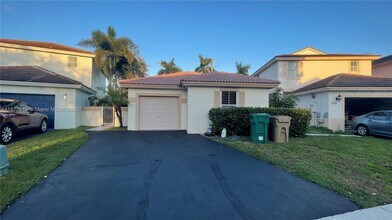 6952 SW 148 Ln in Davie, FL - Building Photo - Building Photo