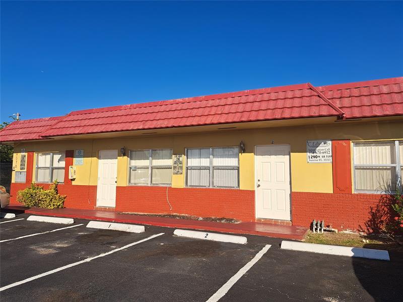 4070 NW 30th Terrace in Lauderdale Lakes, FL - Building Photo