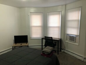 740 Edgar Rd, Unit 2 in Elizabeth, NJ - Building Photo - Building Photo