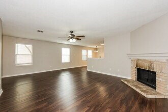 8744 Fox Meadow Way in Fort Worth, TX - Building Photo - Building Photo