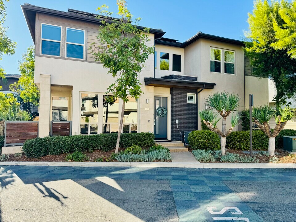 2642 Aperture Cir in San Diego, CA - Foto de edificio