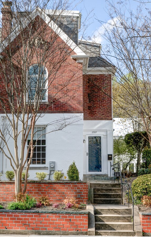 2927 Cathedral Ave NW in Washington, DC - Building Photo - Building Photo