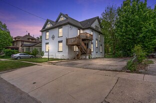 612 E 3rd St, Unit Apartment#3 in Flint, MI - Building Photo