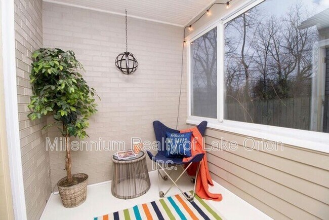 3857 Oak Knoll Rd in Waterford Township, MI - Building Photo - Building Photo