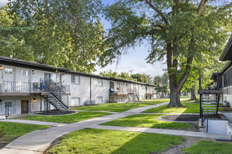 White Pines Apartments in Salt Lake City, UT - Building Photo - Building Photo