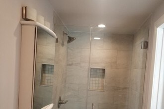 537 W Milford St, Unit B in Glendale, CA - Foto de edificio - Building Photo