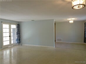 1080 N Hollywood Cir in Crystal River, FL - Building Photo - Building Photo