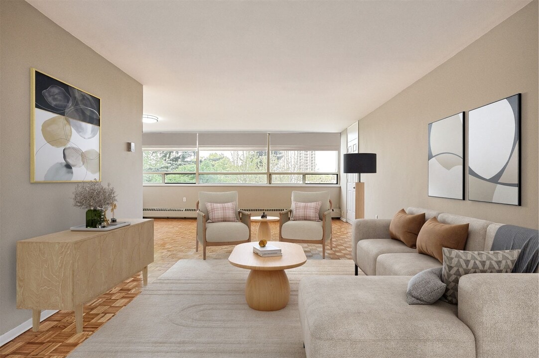 Wynford Central in Toronto, ON - Building Photo