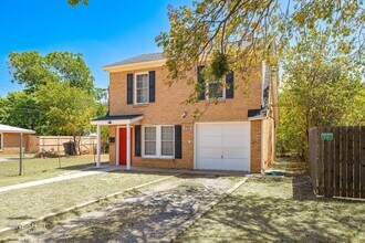 1725 Avenue D, Unit D in Abilene, TX - Foto de edificio - Building Photo