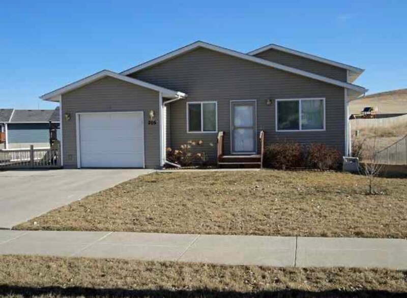 205 E Bengal Dr in Rapid City, SD - Building Photo