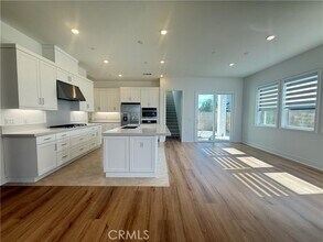 301 Shoveler in Irvine, CA - Building Photo - Building Photo