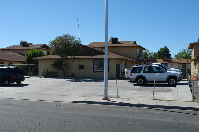 1500 Henry Dr in Las Vegas, NV - Building Photo - Building Photo