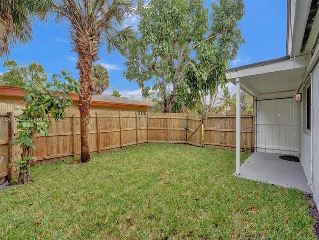951 SW 30th St in Fort Lauderdale, FL - Building Photo - Building Photo