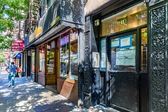 218 Thompson St in New York, NY - Building Photo - Building Photo