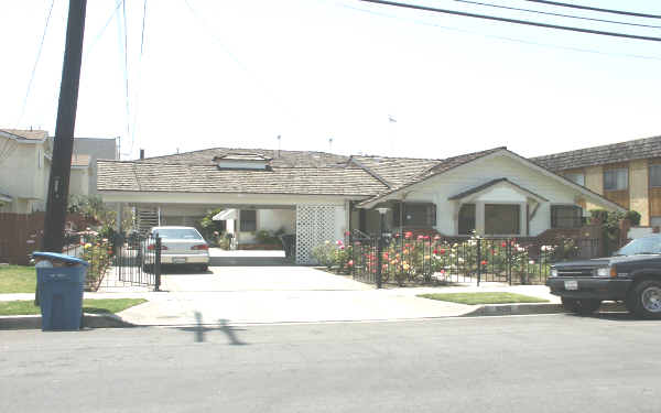 9714 Beverly St in Bellflower, CA - Building Photo - Building Photo