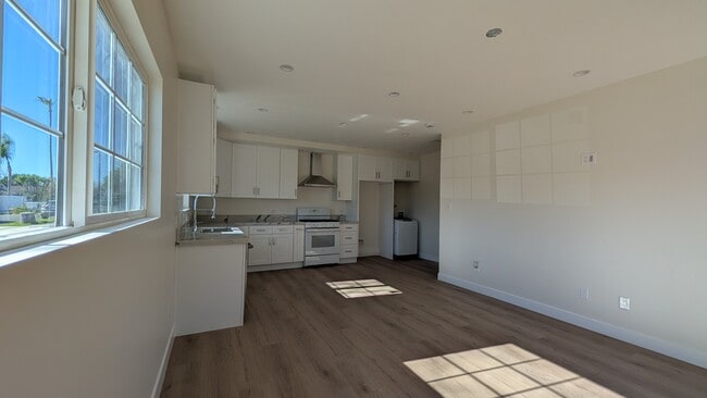 16625 Osborne St, Unit ADU in North Hills, CA - Building Photo - Building Photo