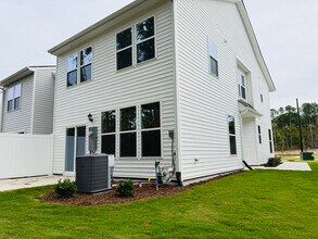 1919 Hinesley Dr in Durham, NC - Foto de edificio - Building Photo