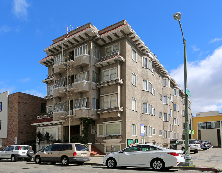 Laconia Apartments in Oakland, CA - Building Photo