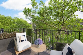 1015 President St, Unit 4F in Brooklyn, NY - Foto de edificio - Building Photo