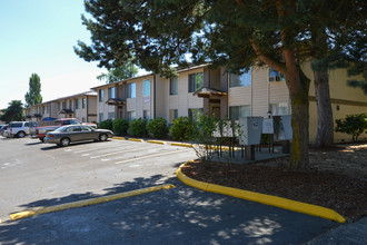 Royvonne Hills  Apartments in Salem, OR - Building Photo - Building Photo