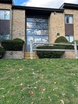 7 Charles Ln in Pomona, NY - Building Photo