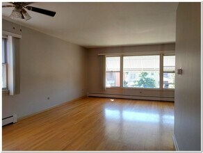 8406 W Berwyn Ave in Chicago, IL - Building Photo - Building Photo