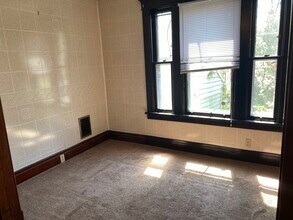 135 Folger St, Unit Lower in Buffalo, NY - Building Photo - Building Photo