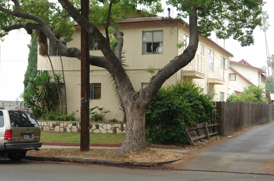 39-41 N Sierra Bonita Ave in Pasadena, CA - Building Photo