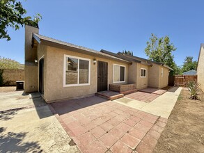 2711 Nandina Dr in Palmdale, CA - Building Photo - Building Photo