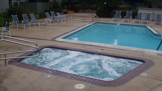 403 Piccadilly Pl in San Bruno, CA - Building Photo - Building Photo