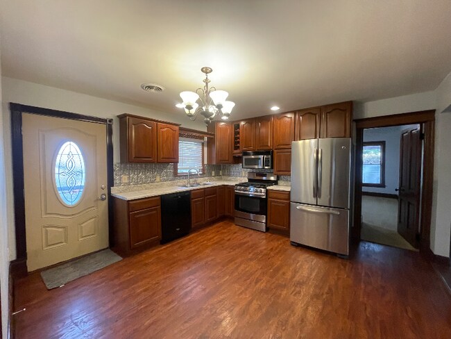 322 Chestnut St in Hawk Point, MO - Foto de edificio - Building Photo