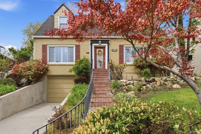 property at 709 E 11th Ave