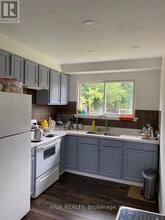 7117 Justine Dr in Mississauga, ON - Building Photo - Building Photo