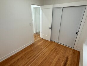 3116 N Clifton Ave, Unit 2 in Chicago, IL - Building Photo - Building Photo