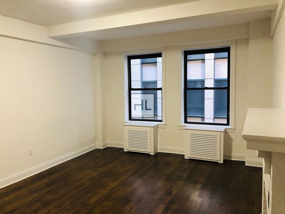 WEST 55 STREET in New York, NY - Building Photo