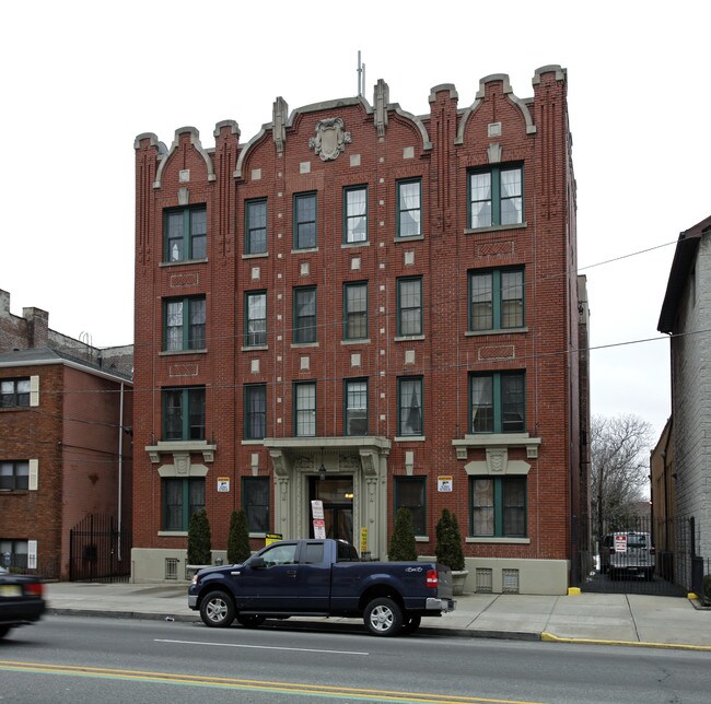 2677 John F Kennedy Blvd in Jersey City, NJ - Building Photo - Building Photo