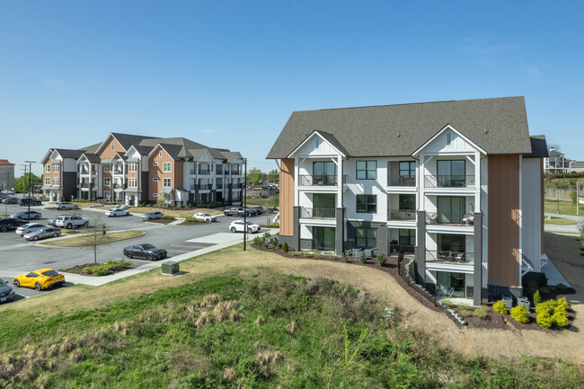 Adams Hill Apartments in Greenville, SC - Foto de edificio - Building Photo