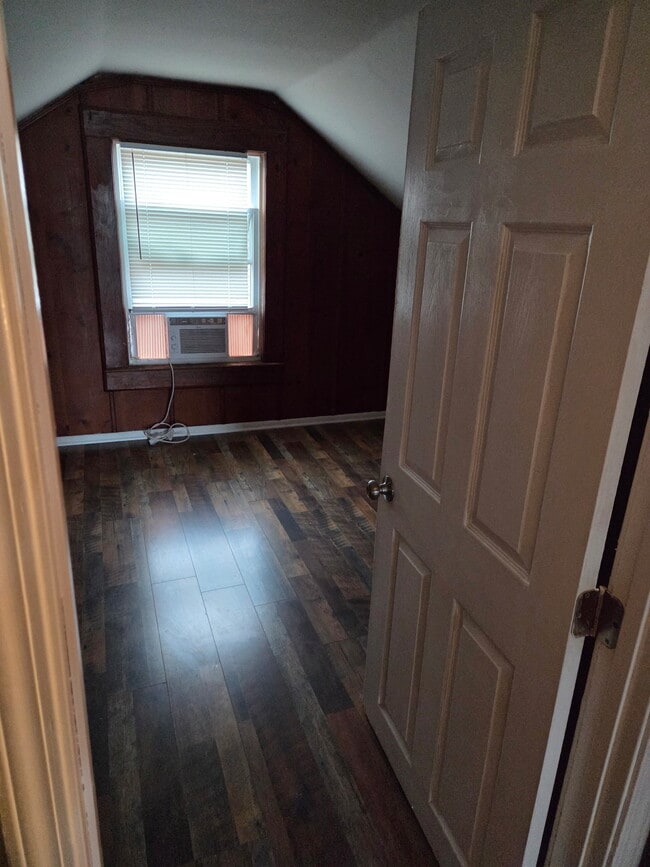 4879 Charlotte Dr in Louisville, KY - Building Photo - Building Photo