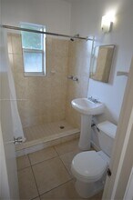 690 NE 85th St, Unit 3D in Miami, FL - Building Photo - Building Photo
