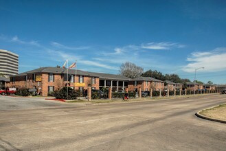 Williamstown in Houston, TX - Building Photo - Building Photo