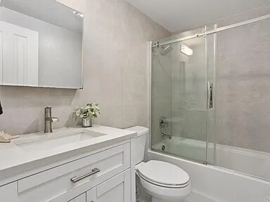 3945 Nobel Dr, Unit 161 in San Diego, CA - Building Photo - Building Photo