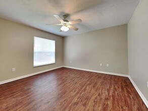 13016 Creek Manor Ct in Riverview, FL - Foto de edificio - Building Photo