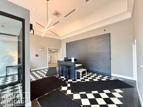 231 W Scott St, Unit 1 in Chicago, IL - Building Photo - Building Photo