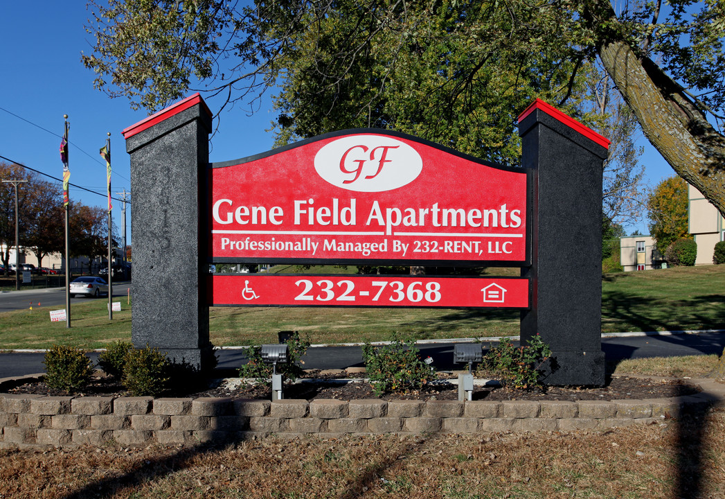 Gene Field Apartments in St. Joseph, MO - Foto de edificio