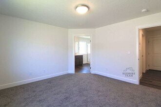 5608 W 30th Ave in Kennewick, WA - Building Photo - Building Photo