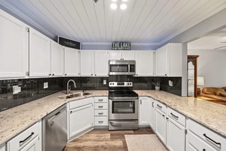 2100 Ridge Dr in Minneapolis, MN - Building Photo - Building Photo